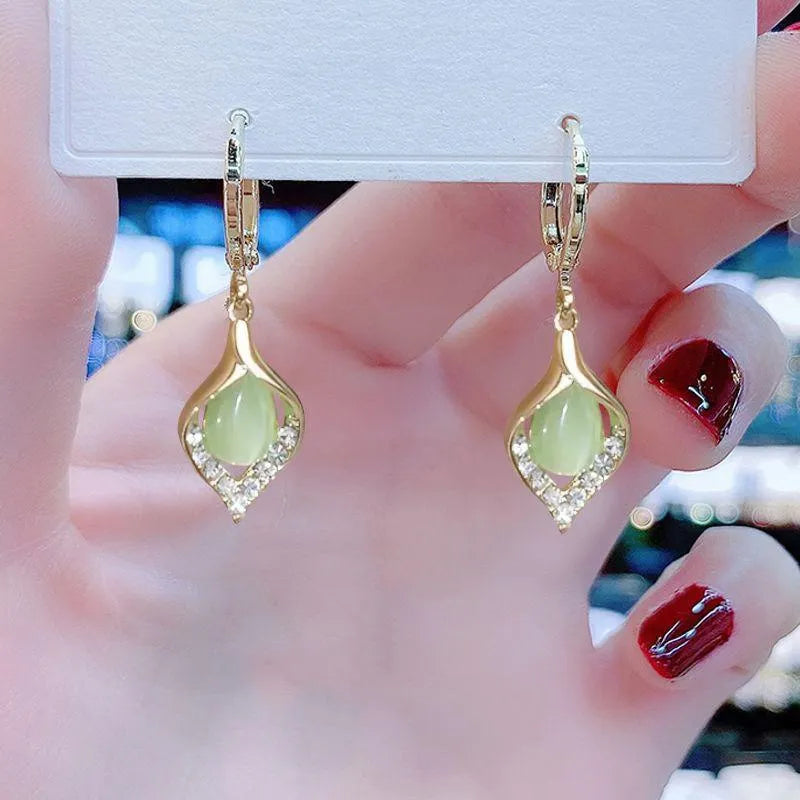 Brinco Argola Cravejado de Zircônia