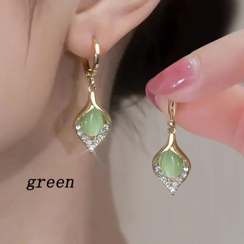 Brinco Argola Cravejado de Zircônia